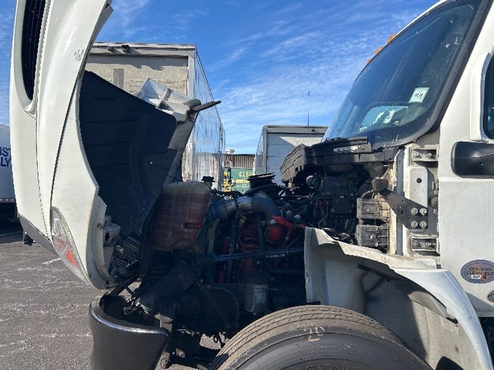 Medium Duty Box Truck-Light and Medium Duty Trucks-International-2020-MV607-Elmsford-NY-143,117\n\t\tmiles-$ 56,000 - Image 24