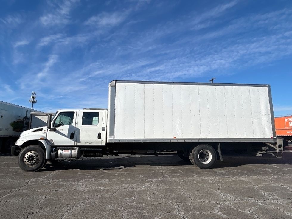 Medium Duty Box Truck-Light and Medium Duty Trucks-International-2020-MV607-Elmsford-NY-143,117\n\t\tmiles-$ 56,000 - Image 4