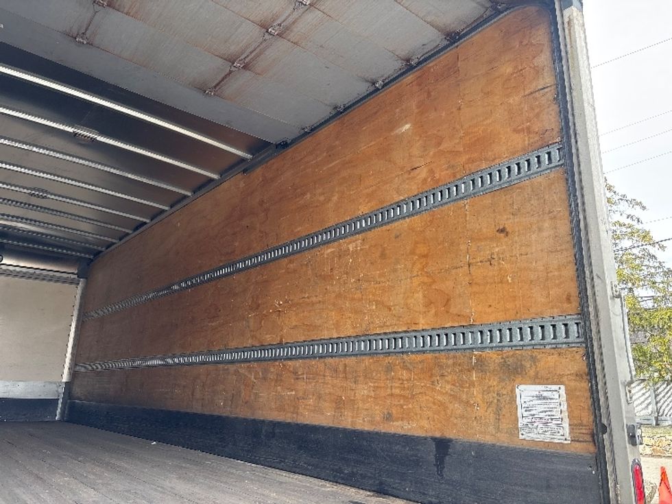 Medium Duty Box Truck-Light and Medium Duty Trucks-International-2020-MV607-Elmsford-NY-252,490\n\t\tmiles-$ 35,000 - Image 12
