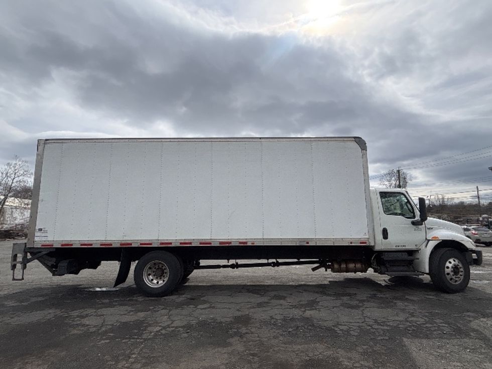 Medium Duty Box Truck-Light and Medium Duty Trucks-International-2020-MV607-Elmsford-NY-252,490\n\t\tmiles-$ 35,000 - Image 15