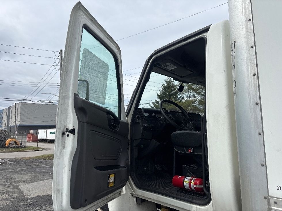 Medium Duty Box Truck-Light and Medium Duty Trucks-International-2020-MV607-Elmsford-NY-252,490\n\t\tmiles-$ 35,000 - Image 16