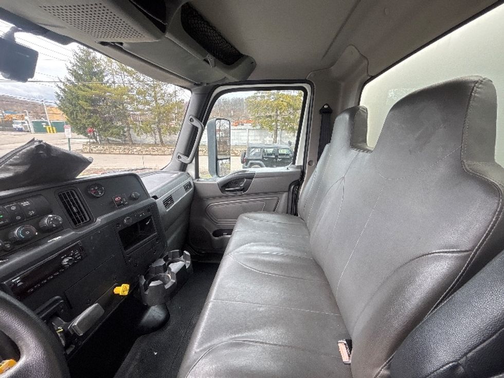Medium Duty Box Truck-Light and Medium Duty Trucks-International-2020-MV607-Elmsford-NY-252,490\n\t\tmiles-$ 35,000 - Image 19