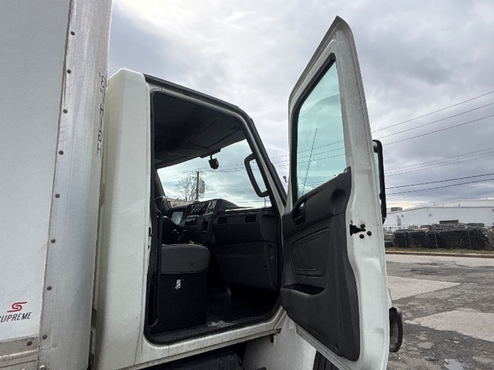 Medium Duty Box Truck-Light and Medium Duty Trucks-International-2020-MV607-Elmsford-NY-252,490\n\t\tmiles-$ 35,000 - Image 20