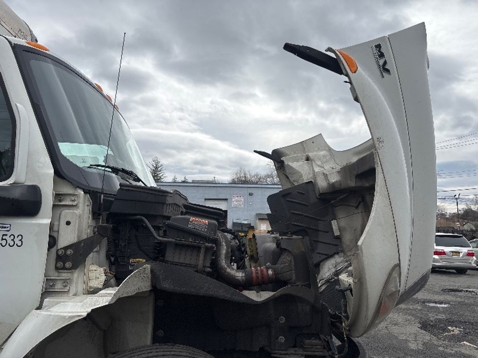 Medium Duty Box Truck-Light and Medium Duty Trucks-International-2020-MV607-Elmsford-NY-252,490\n\t\tmiles-$ 35,000 - Image 23