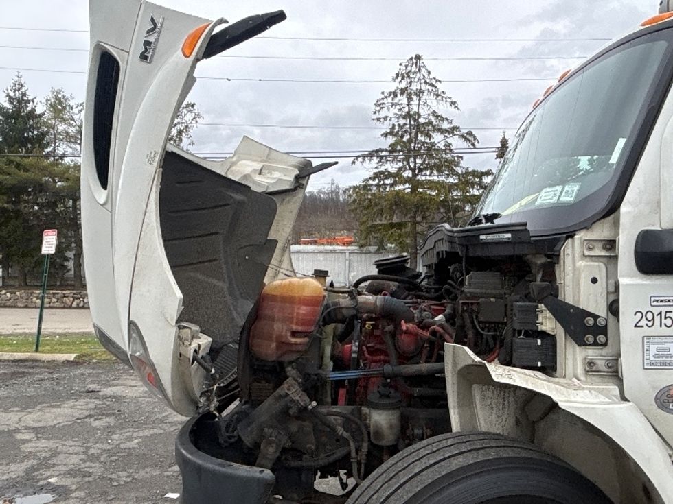 Medium Duty Box Truck-Light and Medium Duty Trucks-International-2020-MV607-Elmsford-NY-252,490\n\t\tmiles-$ 35,000 - Image 24