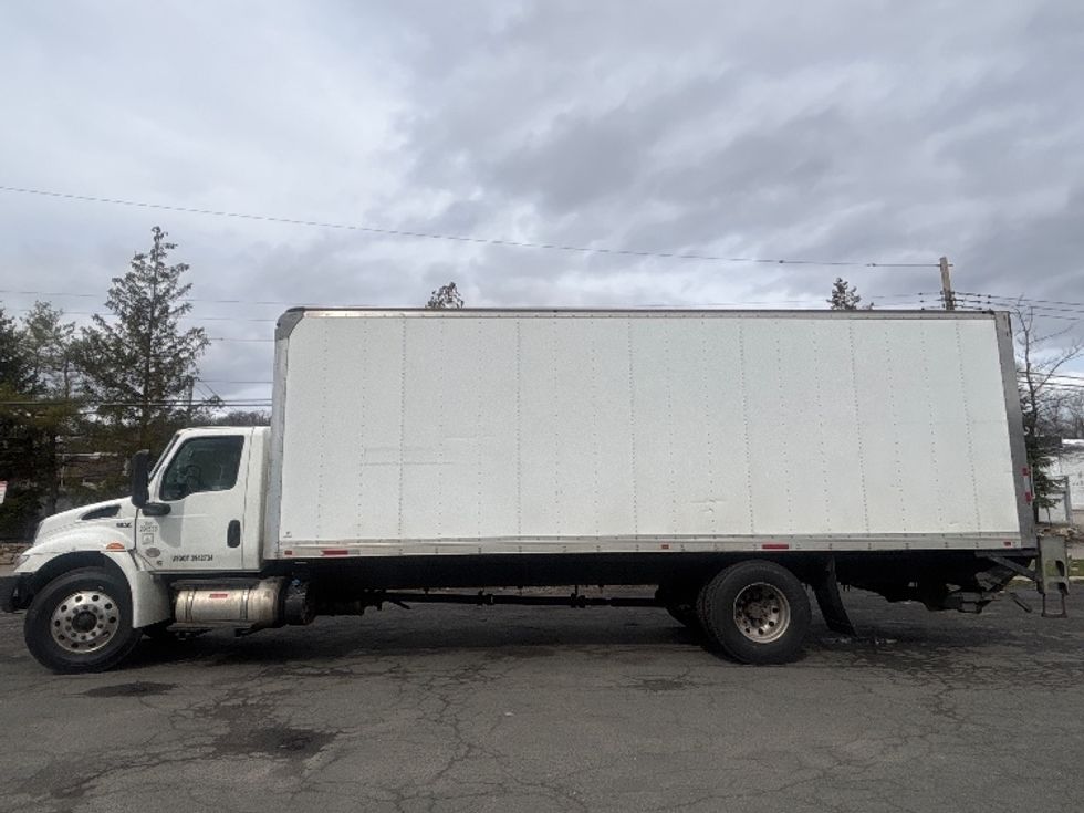 Medium Duty Box Truck-Light and Medium Duty Trucks-International-2020-MV607-Elmsford-NY-252,490\n\t\tmiles-$ 35,000 - Image 4