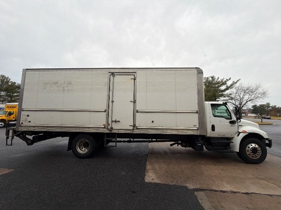 Medium Duty Box Truck-Light and Medium Duty Trucks-International-2020-MV607-Essex-MD-271,141\n\t\tmiles-$ 30,750 - Image 15