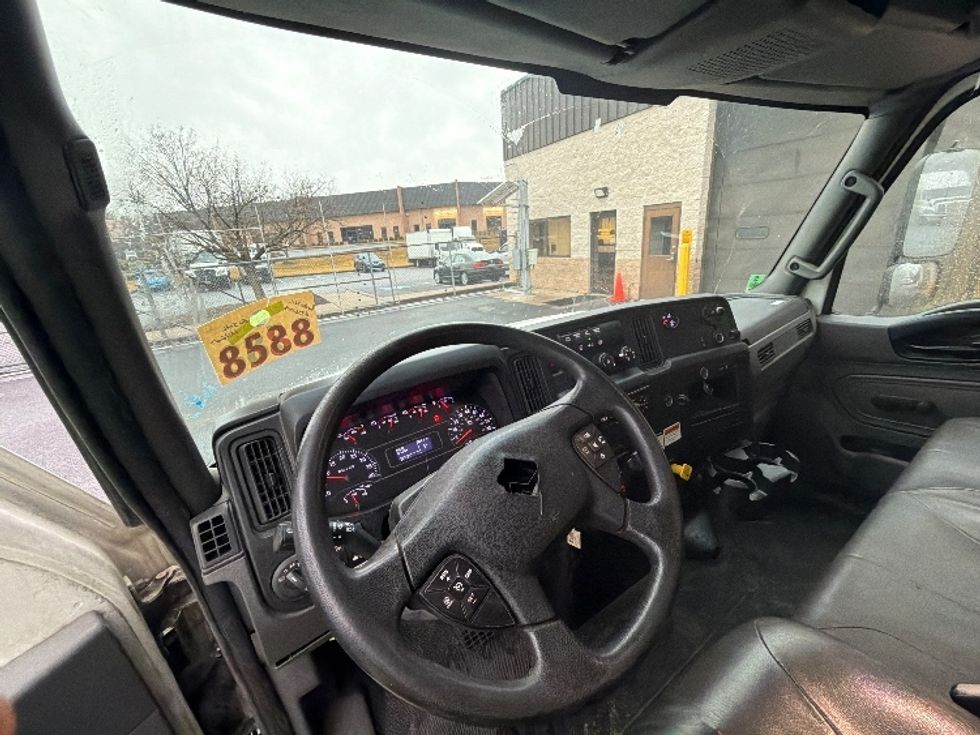 Medium Duty Box Truck-Light and Medium Duty Trucks-International-2020-MV607-Essex-MD-271,141\n\t\tmiles-$ 30,750 - Image 17