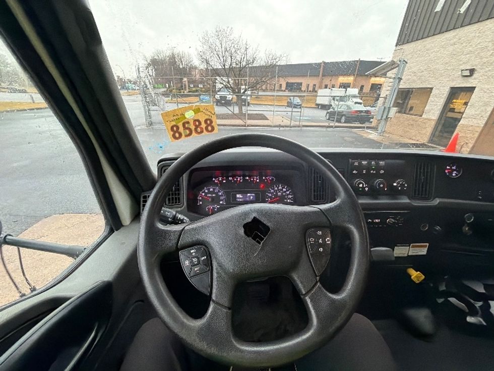 Medium Duty Box Truck-Light and Medium Duty Trucks-International-2020-MV607-Essex-MD-271,141\n\t\tmiles-$ 30,750 - Image 18