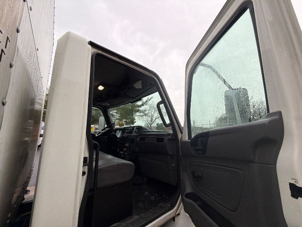 Medium Duty Box Truck-Light and Medium Duty Trucks-International-2020-MV607-Essex-MD-271,141\n\t\tmiles-$ 30,750 - Image 20