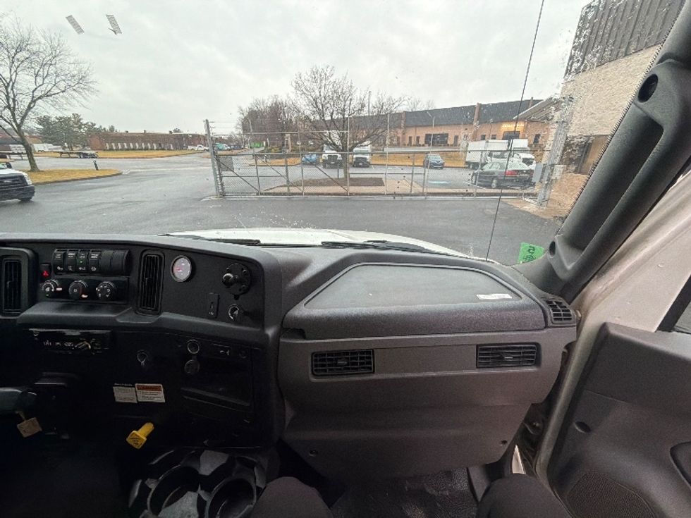 Medium Duty Box Truck-Light and Medium Duty Trucks-International-2020-MV607-Essex-MD-271,141\n\t\tmiles-$ 30,750 - Image 21