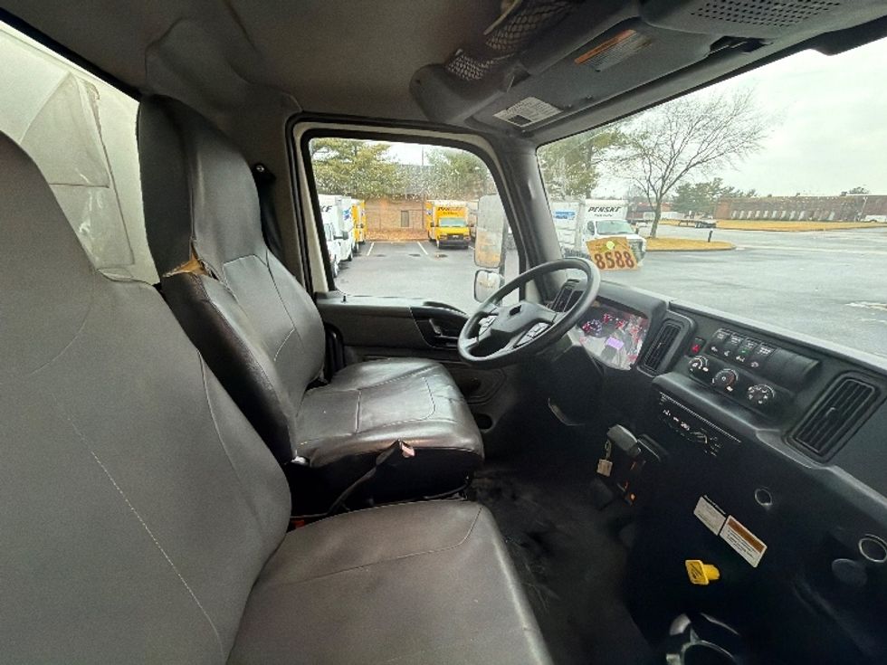 Medium Duty Box Truck-Light and Medium Duty Trucks-International-2020-MV607-Essex-MD-271,141\n\t\tmiles-$ 30,750 - Image 22