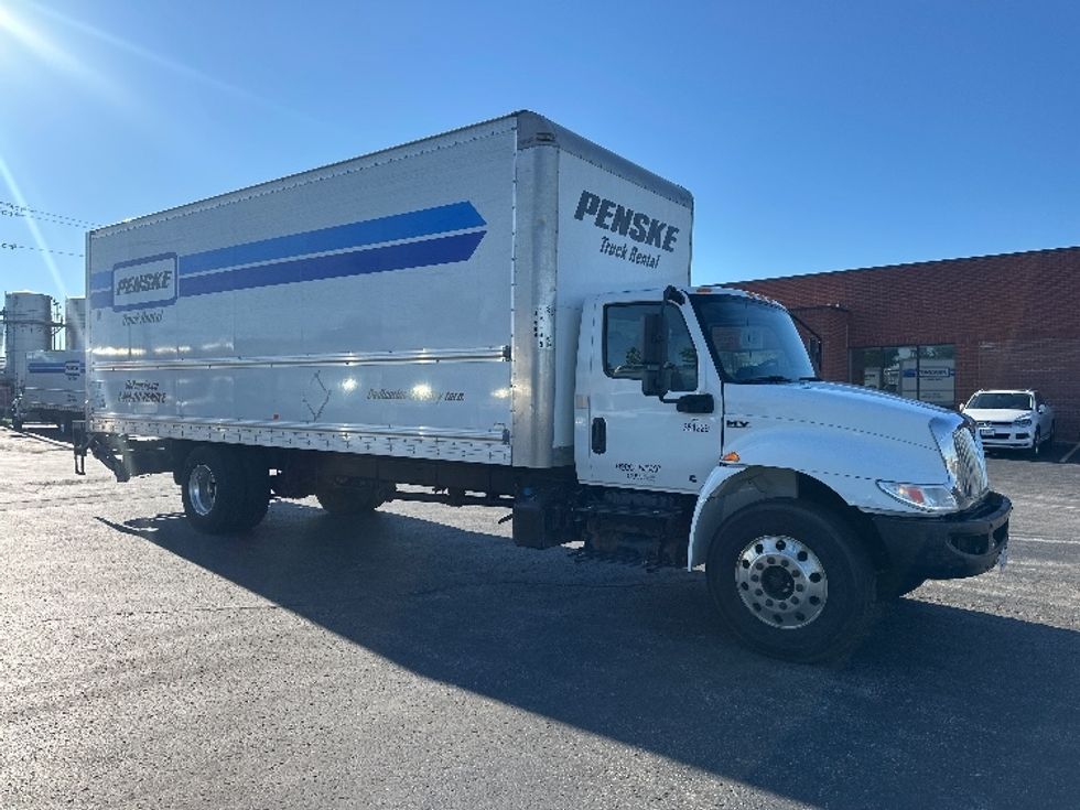 Medium Duty Box Truck-Light and Medium Duty Trucks-International-2020-MV607-Etobicoke-ON-221,268\n\t\tkm-$ 56,000 - Image 1