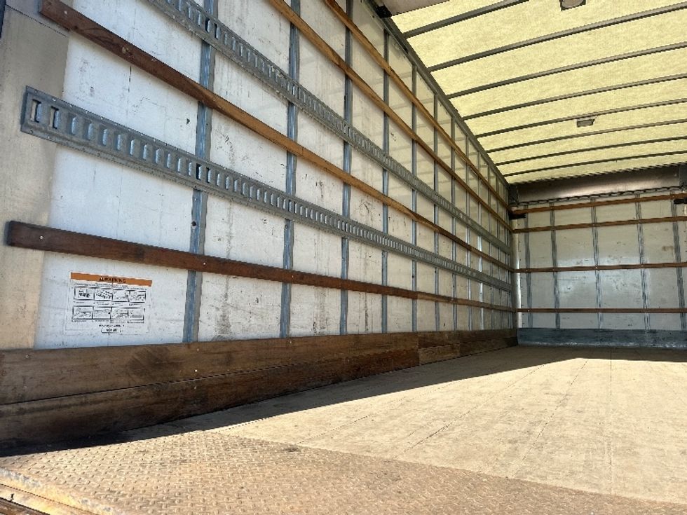 Medium Duty Box Truck-Light and Medium Duty Trucks-International-2020-MV607-Etobicoke-ON-221,268\n\t\tkm-$ 56,000 - Image 11