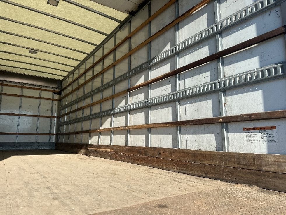 Medium Duty Box Truck-Light and Medium Duty Trucks-International-2020-MV607-Etobicoke-ON-221,268\n\t\tkm-$ 56,000 - Image 12
