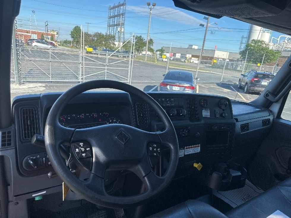 Medium Duty Box Truck-Light and Medium Duty Trucks-International-2020-MV607-Etobicoke-ON-221,268\n\t\tkm-$ 56,000 - Image 18