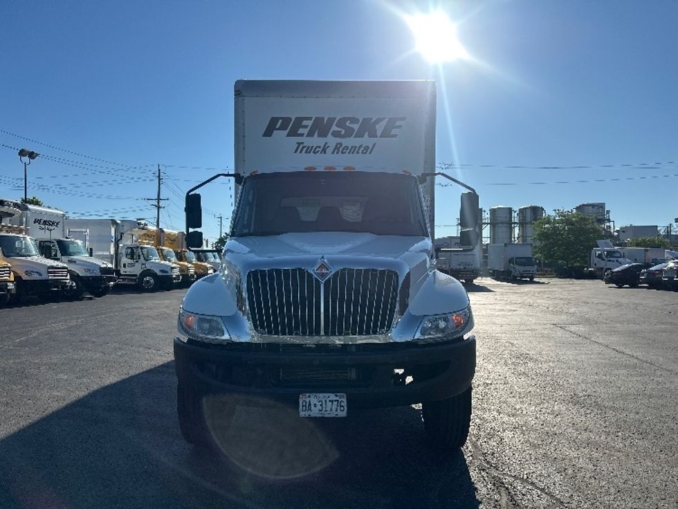 Medium Duty Box Truck-Light and Medium Duty Trucks-International-2020-MV607-Etobicoke-ON-221,268\n\t\tkm-$ 56,000 - Image 2