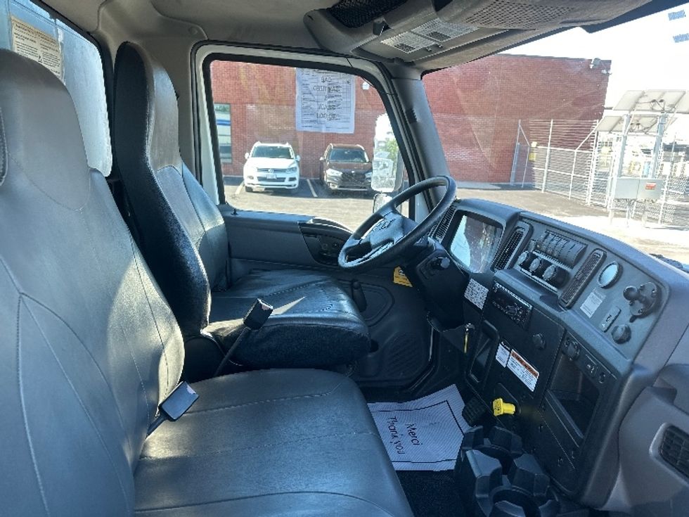 Medium Duty Box Truck-Light and Medium Duty Trucks-International-2020-MV607-Etobicoke-ON-221,268\n\t\tkm-$ 56,000 - Image 22