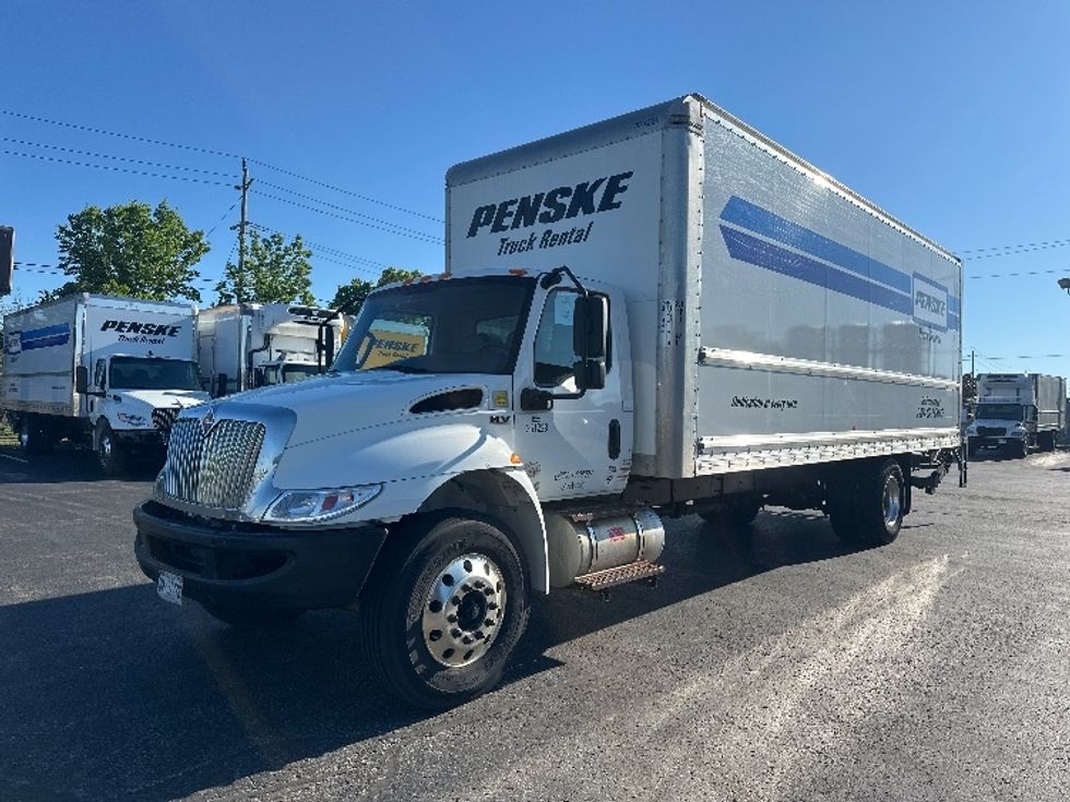 Medium Duty Box Truck-Light and Medium Duty Trucks-International-2020-MV607-Etobicoke-ON-221,268\n\t\tkm-$ 56,000 - Image 3