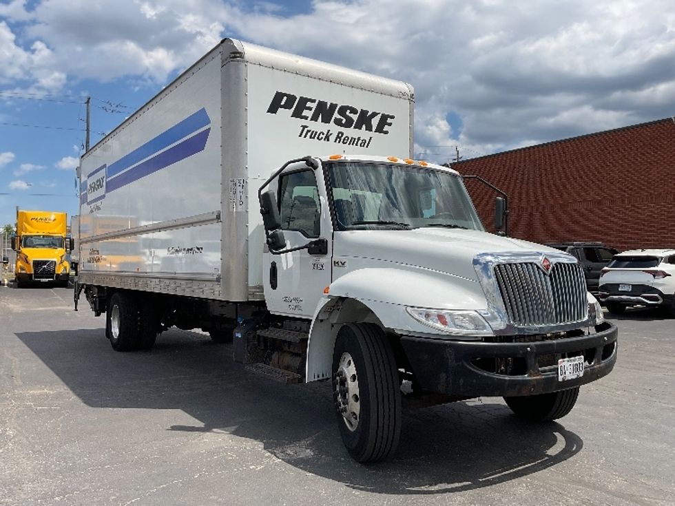 Medium Duty Box Truck-Light and Medium Duty Trucks-International-2020-MV607-Etobicoke-ON-298,173\n\t\tkm-$ 48,000 - Image 1