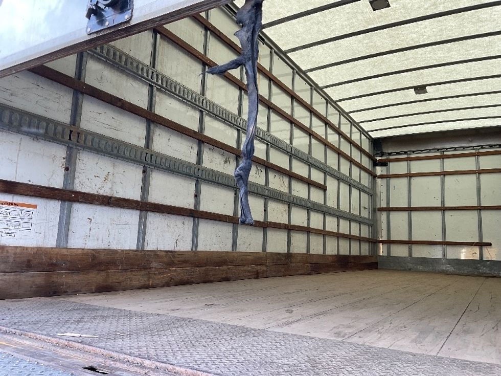 Medium Duty Box Truck-Light and Medium Duty Trucks-International-2020-MV607-Etobicoke-ON-298,173\n\t\tkm-$ 48,000 - Image 10