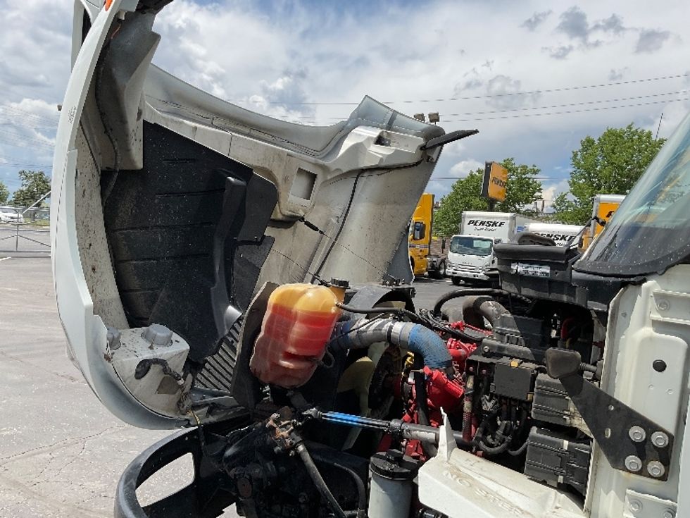 Medium Duty Box Truck-Light and Medium Duty Trucks-International-2020-MV607-Etobicoke-ON-298,173\n\t\tkm-$ 48,000 - Image 21