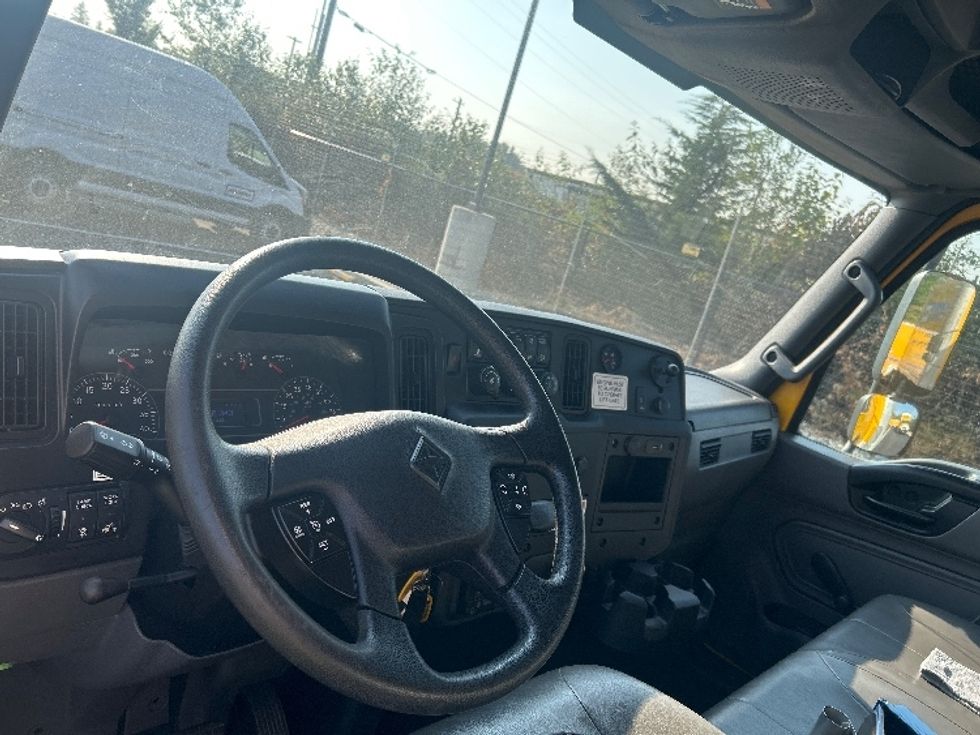 Medium Duty Box Truck-Light and Medium Duty Trucks-International-2020-MV607-Everett-WA-110,181\n\t\tmiles-$ 63,000 - Image 17