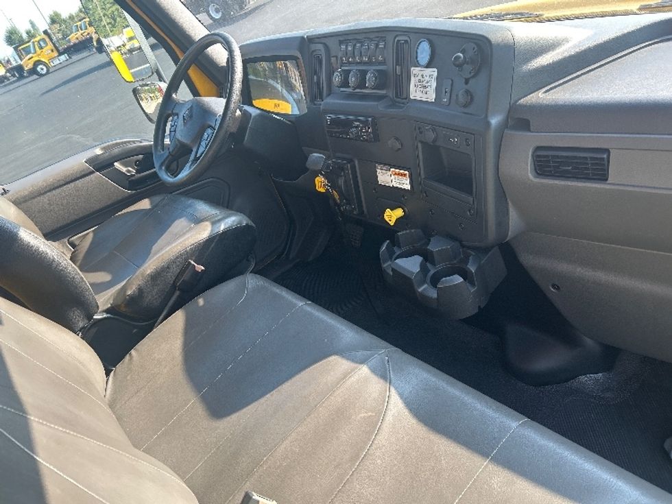 Medium Duty Box Truck-Light and Medium Duty Trucks-International-2020-MV607-Everett-WA-110,181\n\t\tmiles-$ 63,000 - Image 22