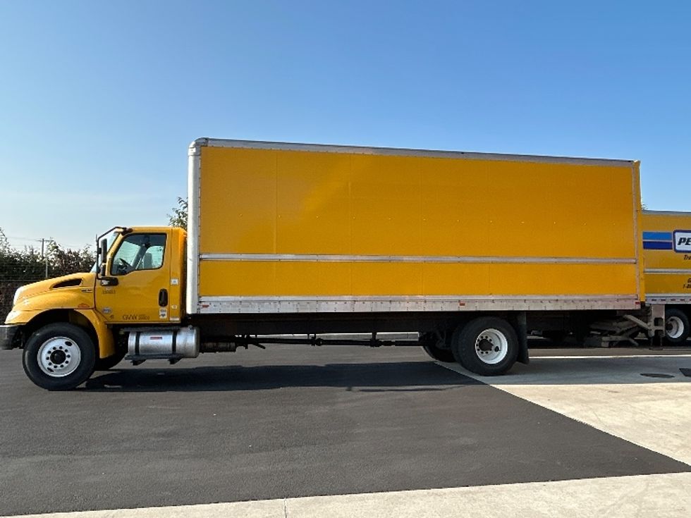 Medium Duty Box Truck-Light and Medium Duty Trucks-International-2020-MV607-Everett-WA-110,181\n\t\tmiles-$ 63,000 - Image 4