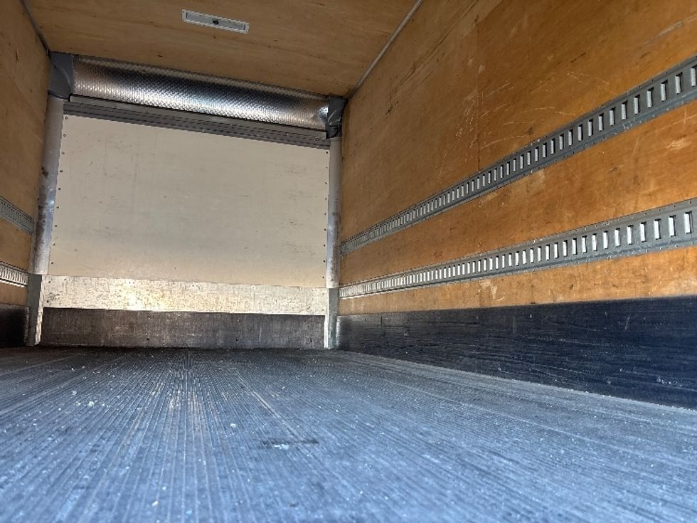 Medium Duty Box Truck-Light and Medium Duty Trucks-International-2020-MV607-Everett-WA-151,487\n\t\tmiles-$ 43,750 - Image 12