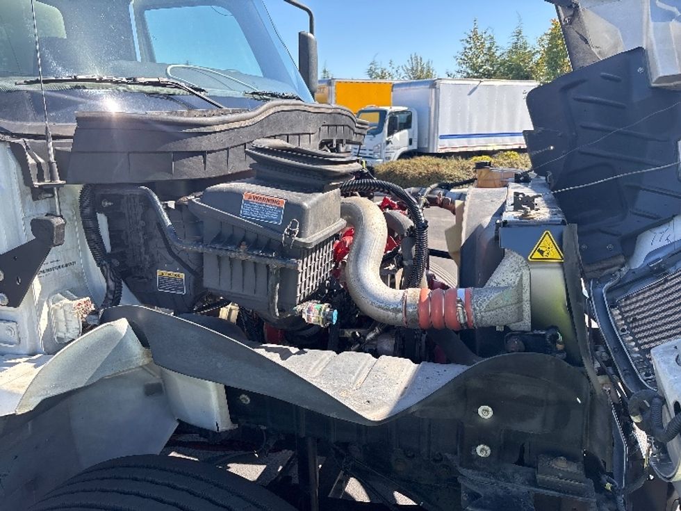 Medium Duty Box Truck-Light and Medium Duty Trucks-International-2020-MV607-Everett-WA-151,487\n\t\tmiles-$ 43,750 - Image 23