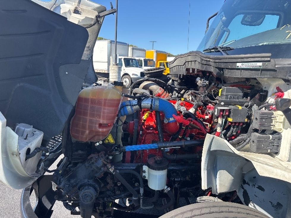 Medium Duty Box Truck-Light and Medium Duty Trucks-International-2020-MV607-Everett-WA-151,487\n\t\tmiles-$ 43,750 - Image 24