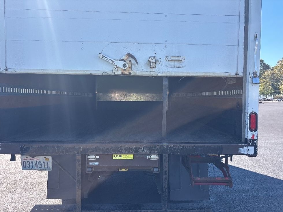 Medium Duty Box Truck-Light and Medium Duty Trucks-International-2020-MV607-Everett-WA-151,487\n\t\tmiles-$ 43,750 - Image 8