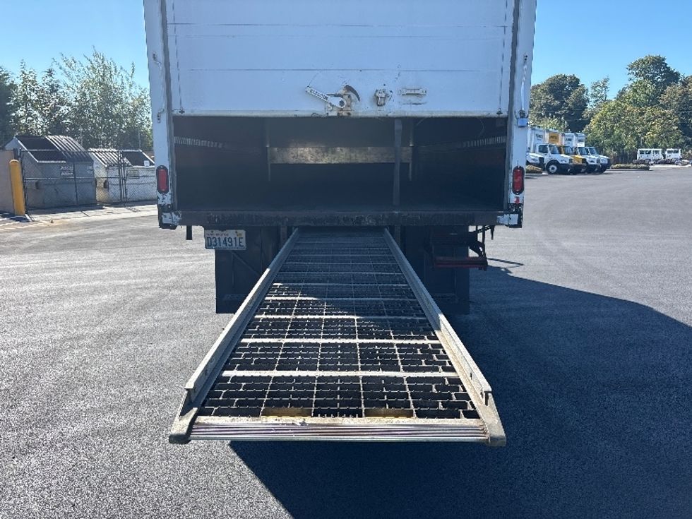 Medium Duty Box Truck-Light and Medium Duty Trucks-International-2020-MV607-Everett-WA-151,487\n\t\tmiles-$ 43,750 - Image 9