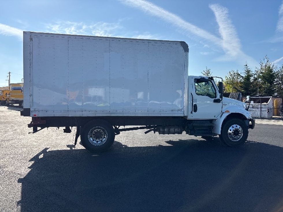 Medium Duty Box Truck-Light and Medium Duty Trucks-International-2020-MV607-Everett-WA-163,759\n\t\tmiles-$ 44,000 - Image 15