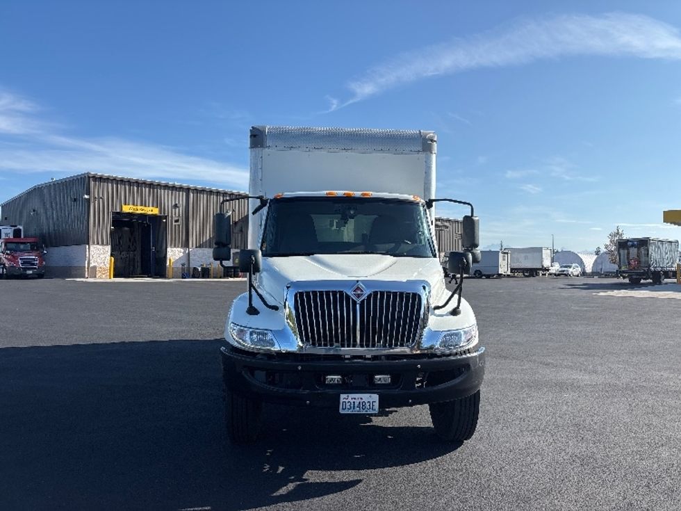Medium Duty Box Truck-Light and Medium Duty Trucks-International-2020-MV607-Everett-WA-163,759\n\t\tmiles-$ 44,000 - Image 2