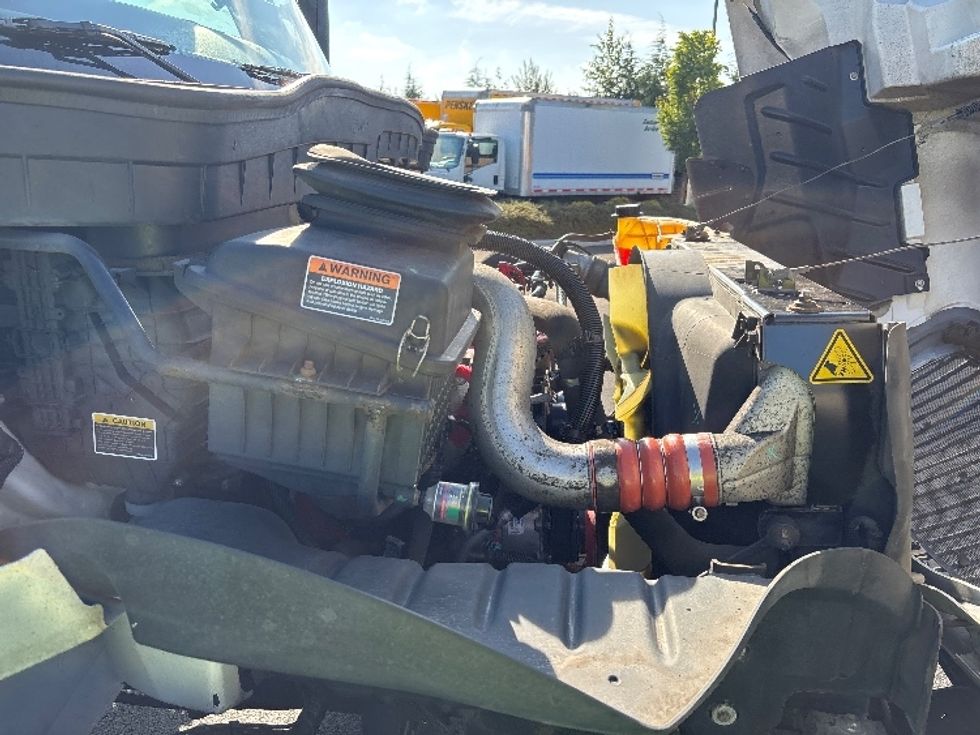 Medium Duty Box Truck-Light and Medium Duty Trucks-International-2020-MV607-Everett-WA-163,759\n\t\tmiles-$ 44,000 - Image 22