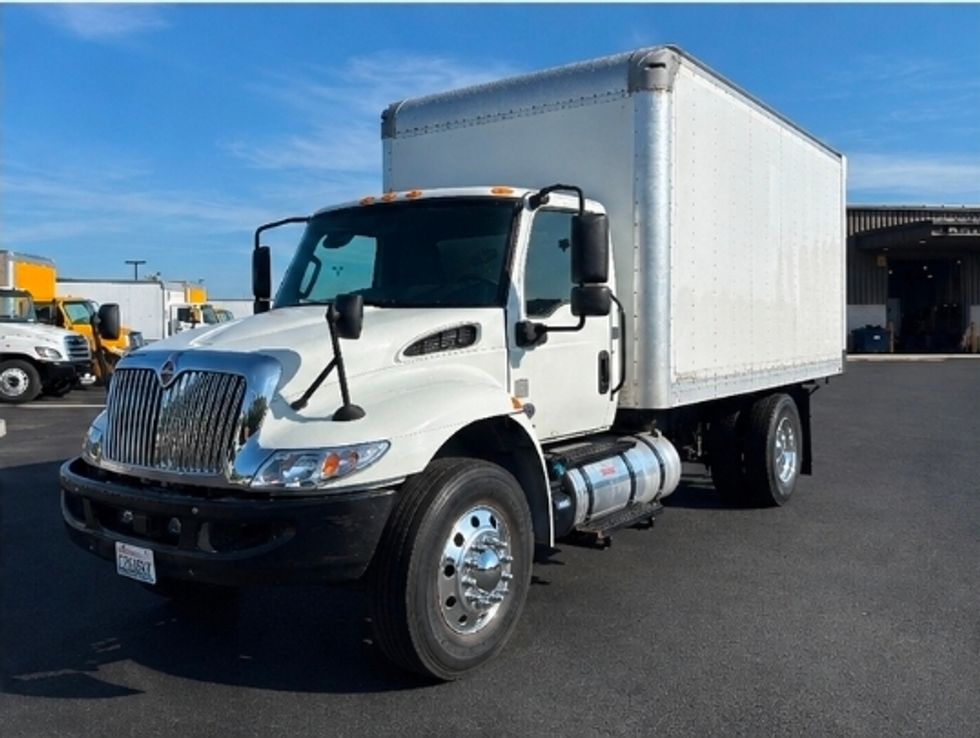 Medium Duty Box Truck-Light and Medium Duty Trucks-International-2020-MV607-Everett-WA-163,759\n\t\tmiles-$ 44,000 - Image 3