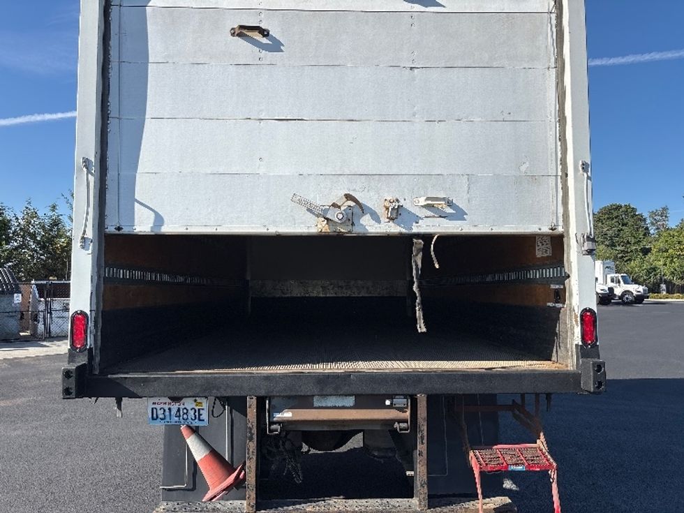 Medium Duty Box Truck-Light and Medium Duty Trucks-International-2020-MV607-Everett-WA-163,759\n\t\tmiles-$ 44,000 - Image 8