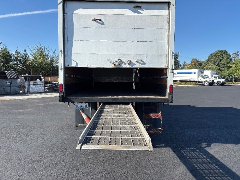 Medium Duty Box Truck-Light and Medium Duty Trucks-International-2020-MV607-Everett-WA-163,759\n\t\tmiles-$ 44,000 - Image 9