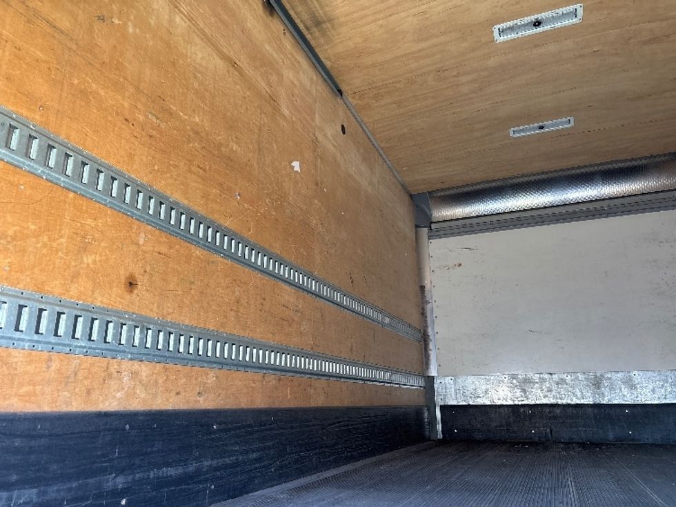 Medium Duty Box Truck-Light and Medium Duty Trucks-International-2020-MV607-Everett-WA-179,858\n\t\tmiles-$ 41,750 - Image 11