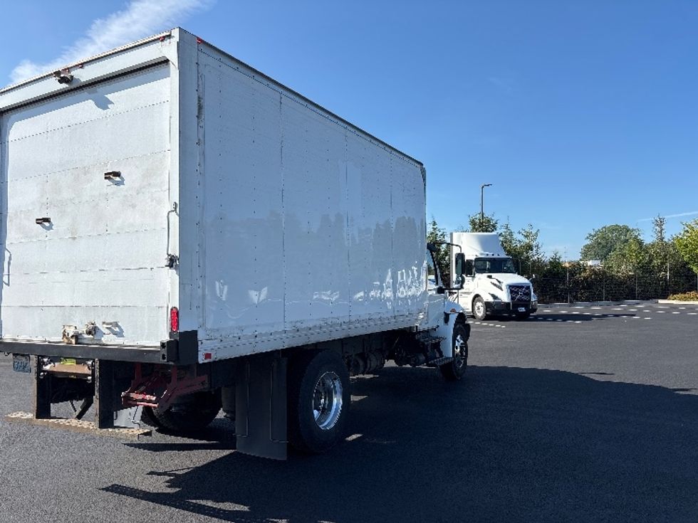Medium Duty Box Truck-Light and Medium Duty Trucks-International-2020-MV607-Everett-WA-179,858\n\t\tmiles-$ 41,750 - Image 13