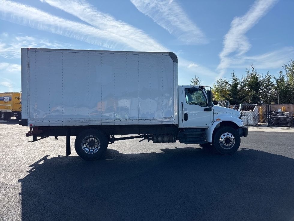 Medium Duty Box Truck-Light and Medium Duty Trucks-International-2020-MV607-Everett-WA-179,858\n\t\tmiles-$ 41,750 - Image 15