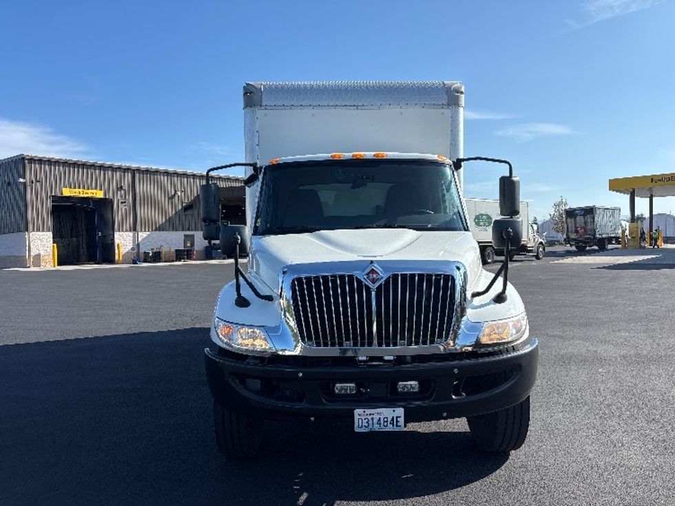 Medium Duty Box Truck-Light and Medium Duty Trucks-International-2020-MV607-Everett-WA-179,858\n\t\tmiles-$ 41,750 - Image 2
