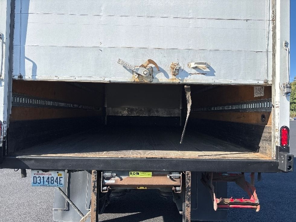 Medium Duty Box Truck-Light and Medium Duty Trucks-International-2020-MV607-Everett-WA-179,858\n\t\tmiles-$ 41,750 - Image 8