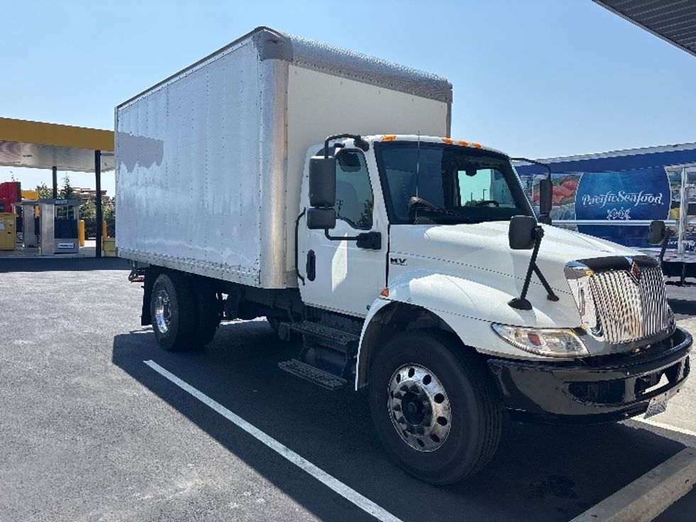 Medium Duty Box Truck-Light and Medium Duty Trucks-International-2020-MV607-Everett-WA-203,537\n\t\tmiles-$ 36,500 - Image 1