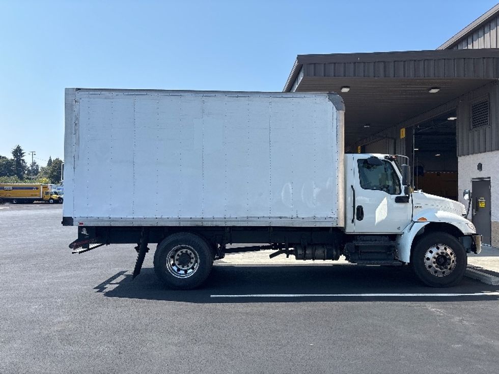 Medium Duty Box Truck-Light and Medium Duty Trucks-International-2020-MV607-Everett-WA-203,537\n\t\tmiles-$ 36,500 - Image 15