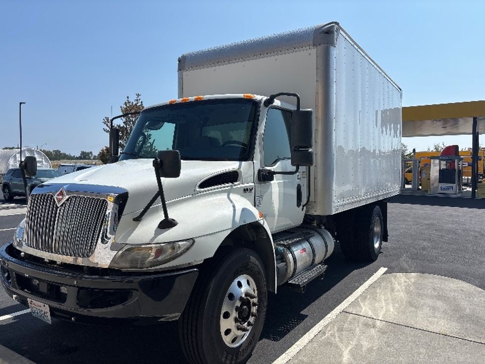 Medium Duty Box Truck-Light and Medium Duty Trucks-International-2020-MV607-Everett-WA-203,537\n\t\tmiles-$ 36,500 - Image 3