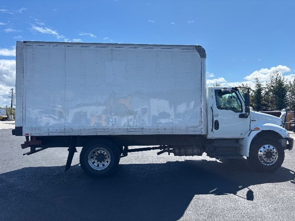 Medium Duty Box Truck-Light and Medium Duty Trucks-International-2020-MV607-Everett-WA-220,839\n\t\tmiles-$ 35,750 - Image 15