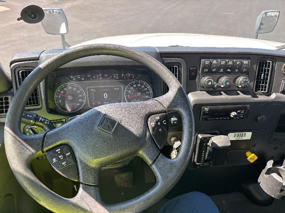 Medium Duty Box Truck-Light and Medium Duty Trucks-International-2020-MV607-Everett-WA-220,839\n\t\tmiles-$ 35,750 - Image 18